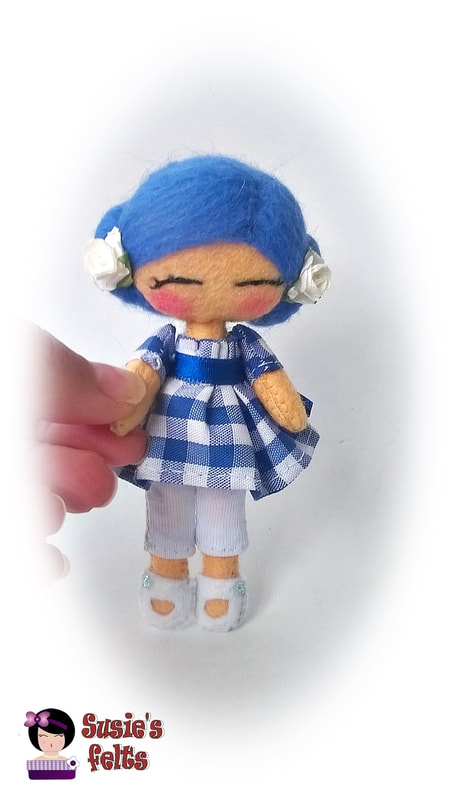 Muñeca de fieltro Candy Blue