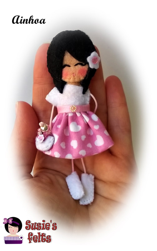 Muñeca de fieltro Susie, Ainhoa, en tonos rosas