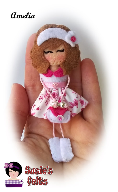 Muñeca de fieltro Susie, Amelia, en tonos rosas